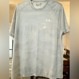 UA dri-fit shirt size L